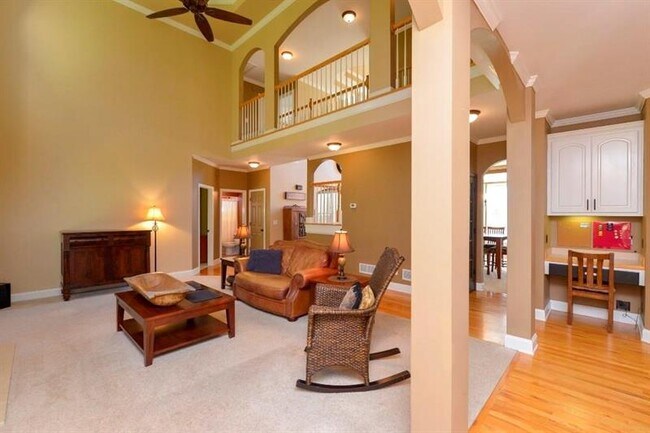 Building Photo - 737 Glen Valley Way