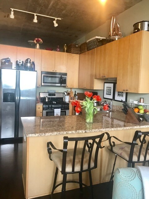 Building Photo - 1464 S Michigan Ave