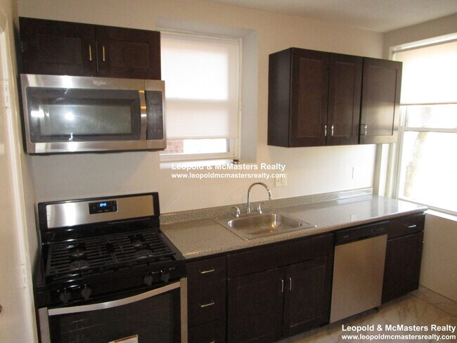 Building Photo - 165 Chiswick Rd