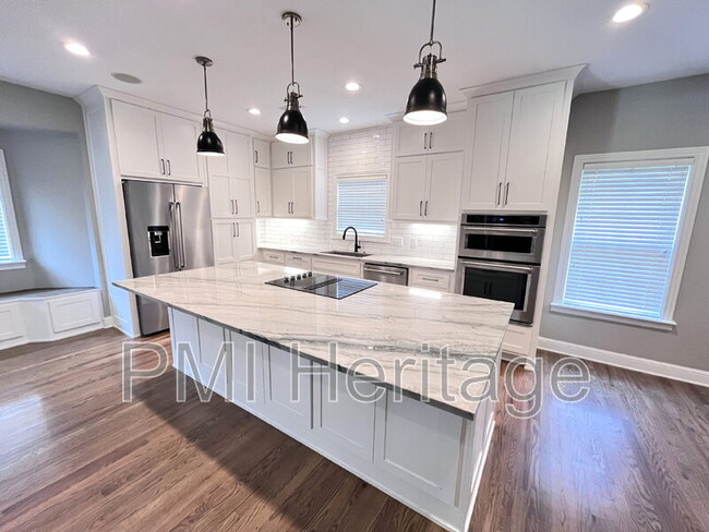 Building Photo - 4416 W Arlington Dr