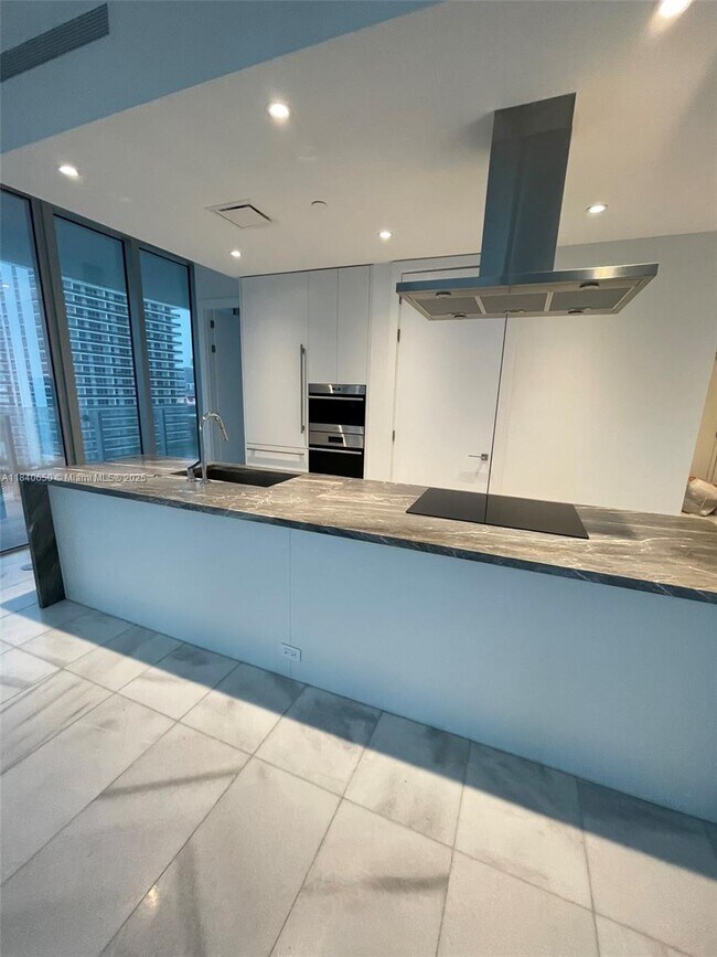Foto del edificio - 700 NE 26th Terrace