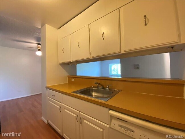 Building Photo - 707 W 96th Ave