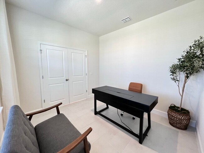 Foto del edificio - Gorgeous Furnished Home in Winter Garden!