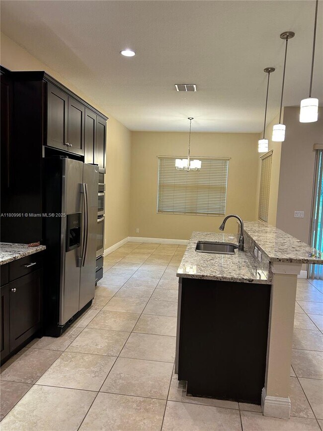 Foto del edificio - 12049 NW 83rd Pl