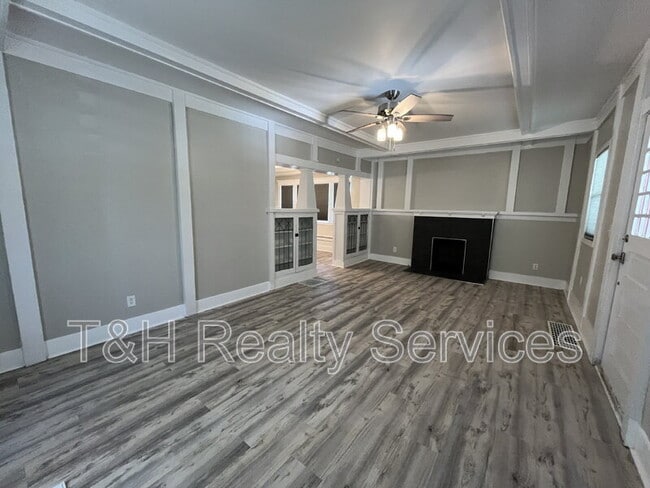 Building Photo - 4205 Rookwood Ave