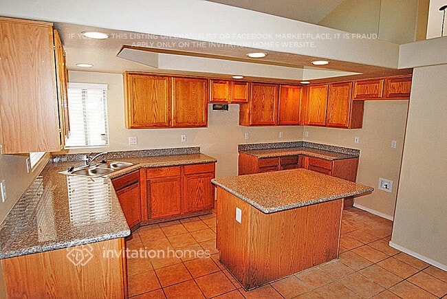 Foto del edificio - 7914 W Claremont St