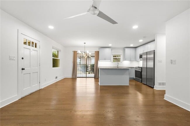 Foto del edificio - 1949 Handley Ave SW