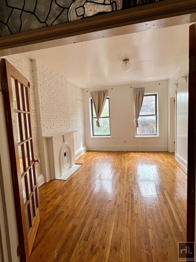 Building Photo - 4BR 1BA Turn Of The Century Floor Through Fulton St. Shophouse Brownstone w/ Bonus Room