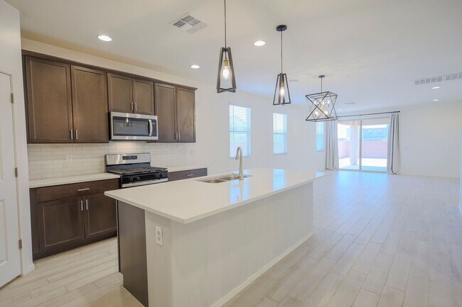 Foto del edificio - 4 Bedroom, 3 Bath
