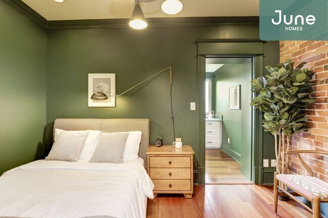 Building Photo - Full room in 4-bed/3.0-bath Home