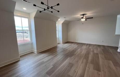 Building Photo - 104 Filbert Wy