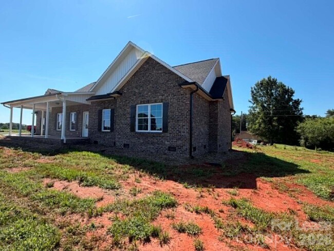 Building Photo - 5055 Macedonia Church Rd