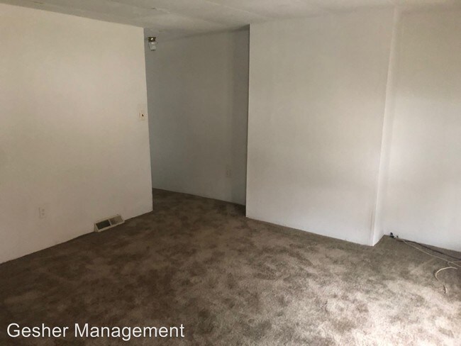 Building Photo - 847 Flemington St