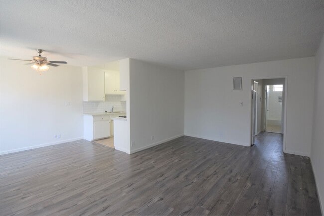 Foto del edificio - 12050 Tiara St