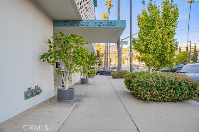 Foto del edificio - 1155 N Brand Blvd