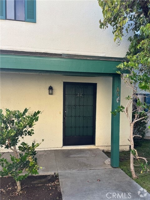 Building Photo - 2447 Elden Ave