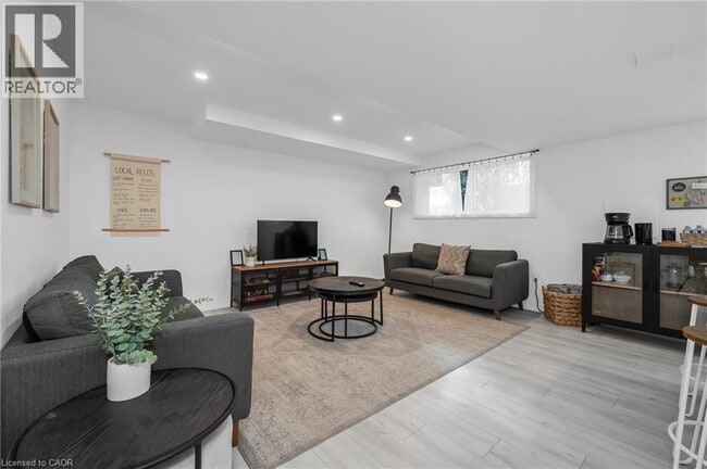 Photo du bâtiment - 22 Macoomb Dr