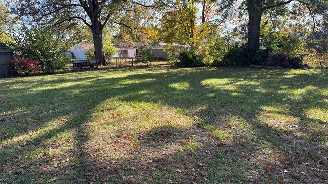 Foto del edificio - 5908 Ashby Ln