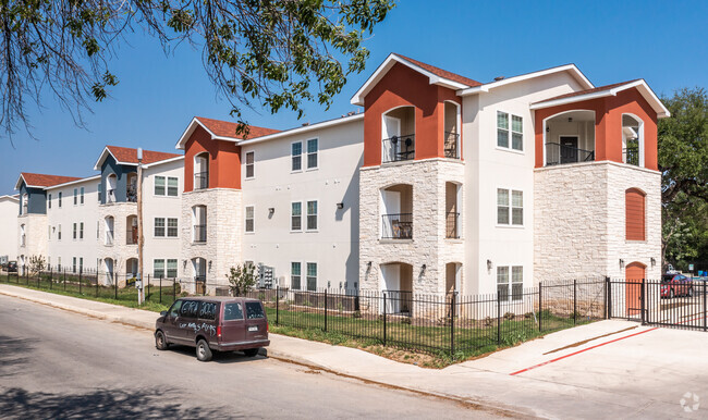 Foto del edificio - La Marquesa Apartments