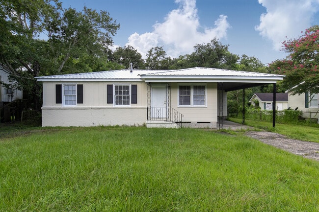 Building Photo - 1712 Perch Dr