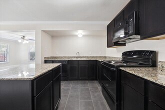 Building Photo - 1548 Ashland St Building Photo - 1548 Ashland St