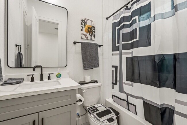 Foto del edificio - 6528 Weston St