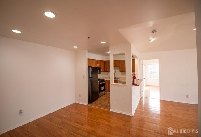 Building Photo - 1337 Waterford Dr