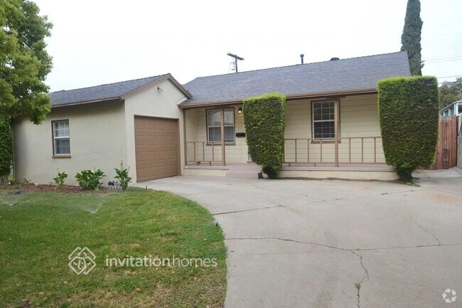 Building Photo - 8213 Murietta Ave