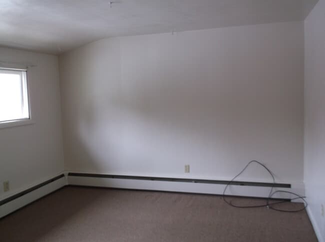 Building Photo - 3109 Hall St