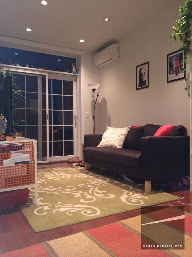 Foto del edificio - 2642 28th St