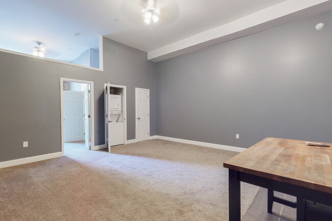 Building Photo - 507 N Paca St