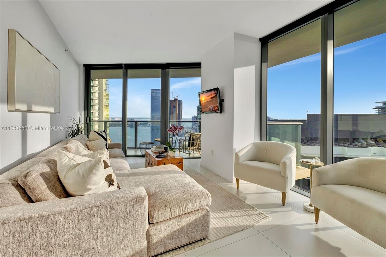 Photo - 501 NE 31st St (Miami, FL)