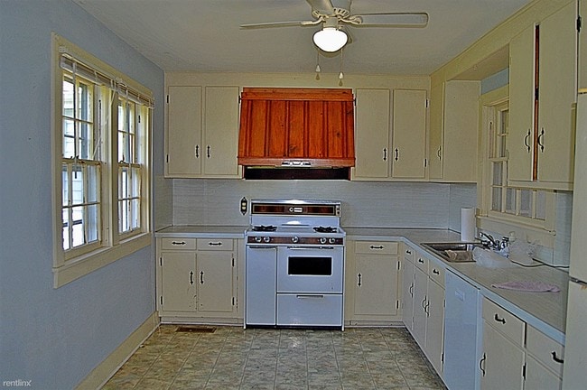 Building Photo - 3 br, 1 bath House - 8074 Russellville Rd