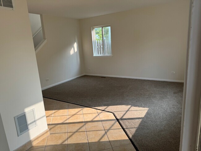 Foto del edificio - 6 Lansbury Ct