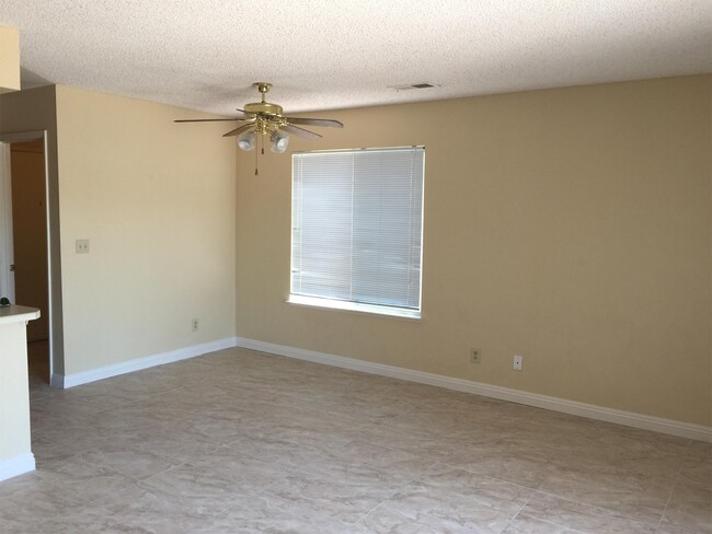 Foto del edificio - 6437 Chippindale Ln