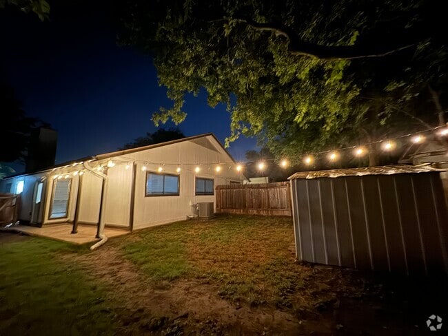 Building Photo - 1220 Tartan Ln