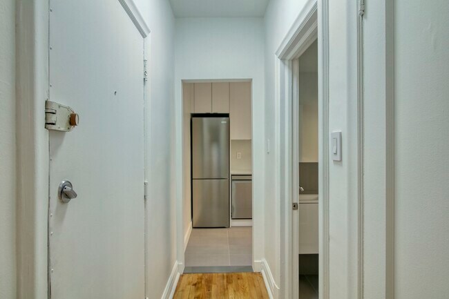 Photo du bâtiment - 2060 Rue du Fort