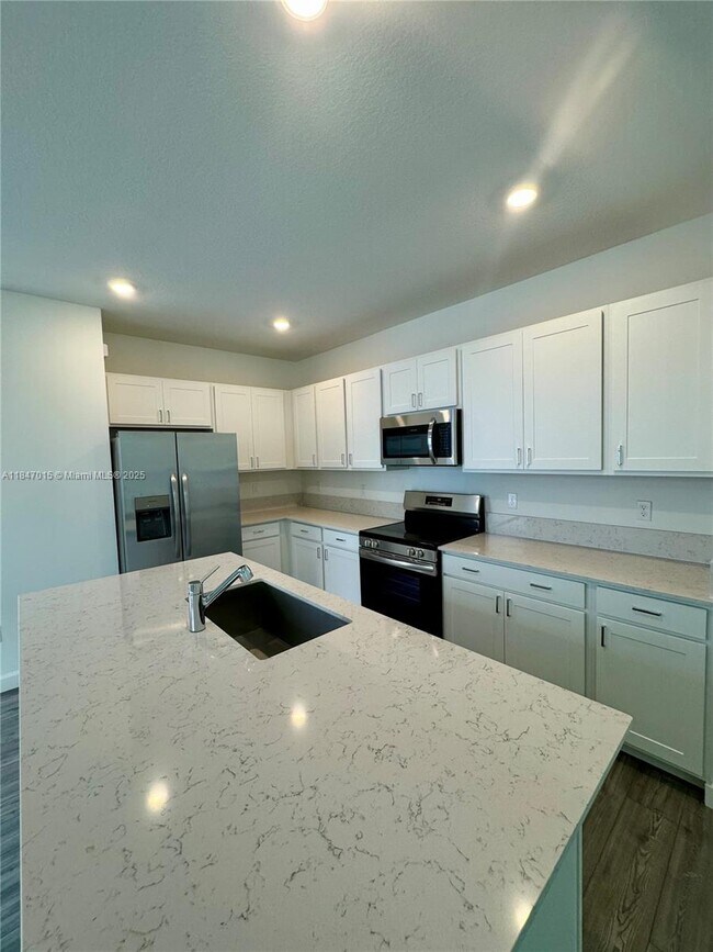 Building Photo - 4575 Hollister Ave