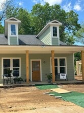 Building Photo - 1061 Shaw Pl