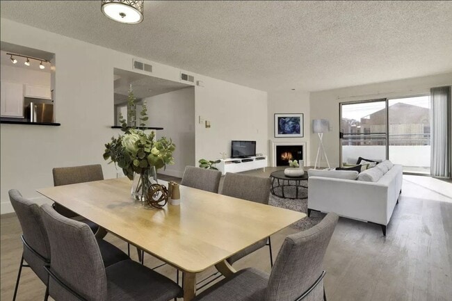 Interior Photo - The Canfield