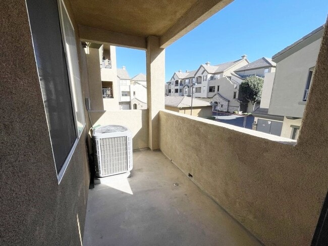 Building Photo - Beautiful 2nd Story 2 Bed 2 Bath House in Chula Vista