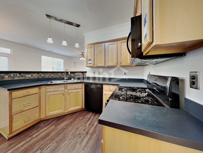 Foto del edificio - 7217 Winding Cedar Trl