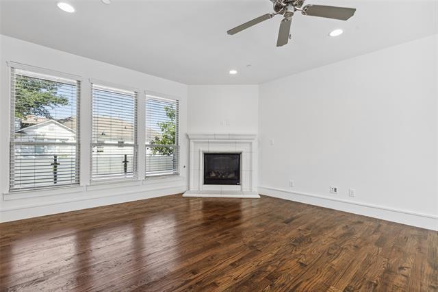 Foto del edificio - 3426 Potomac Ave