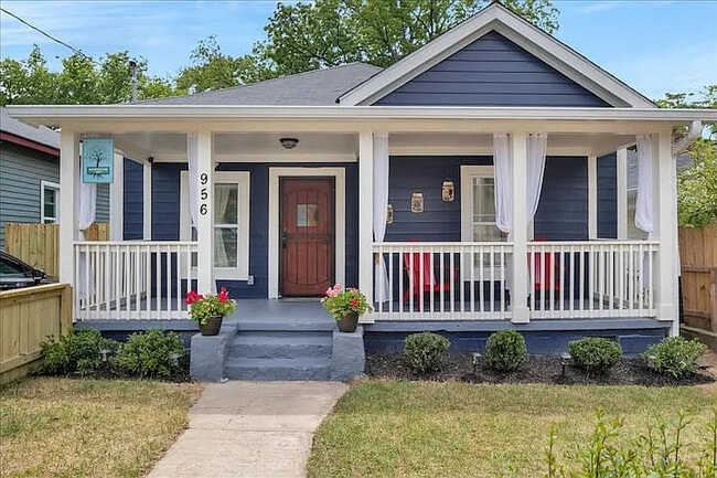 Building Photo - Room in Single Family Home on Mayson Turner Rd NW