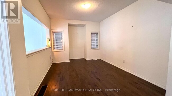 Building Photo - 83 Tango Cres