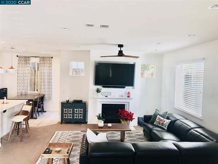 Foto del edificio - 147 Halsey Way