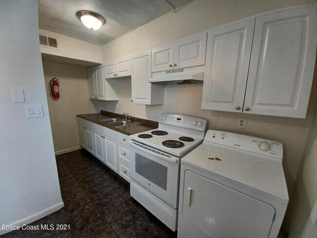 Foto del edificio - 50 Needle Blvd