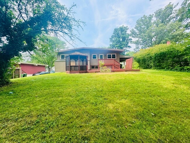 Building Photo - 5 bedroom, 2 bathroom home in Newark