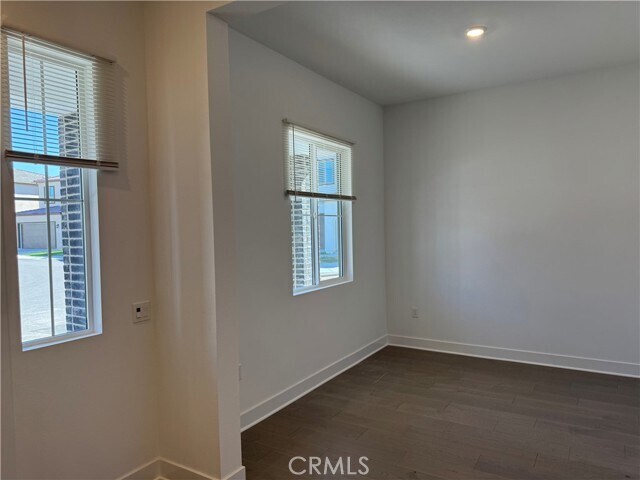 Building Photo - 114 Pansy