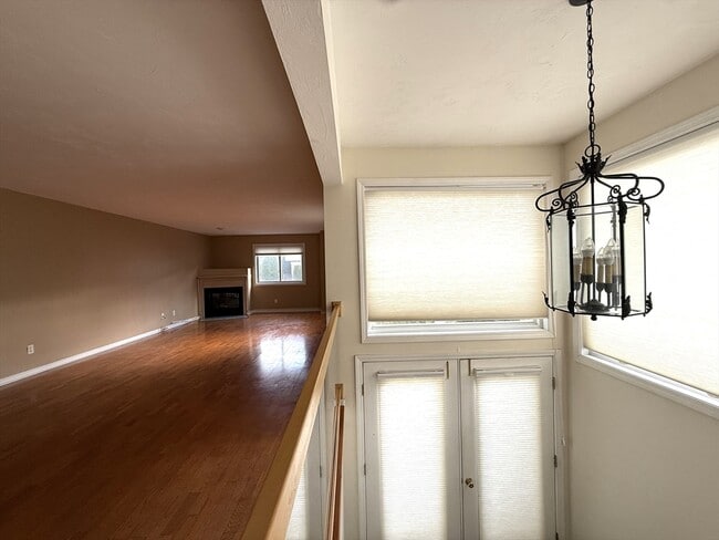 Foto del edificio - 227 Captain Eames Cir